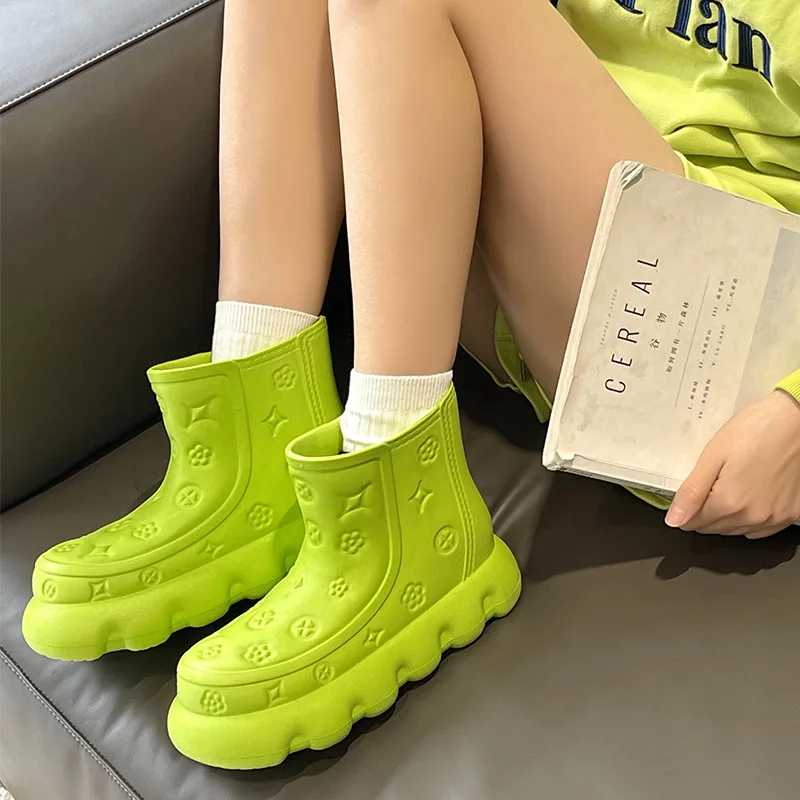 2023 New Luxury Women Casual Thick Bottom Short Boot Rain Boots New Rubber Ladies Walking Waterproof Ankle Rain boots