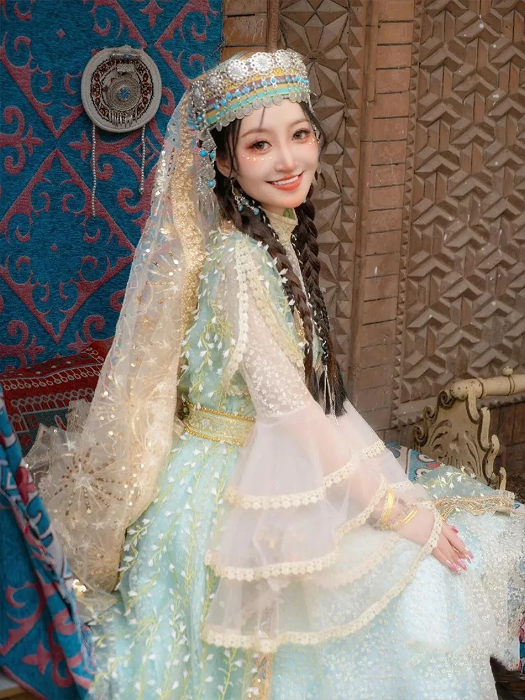 أزياء أداء التصوير الفوتوغرافي الغريبة والسفر