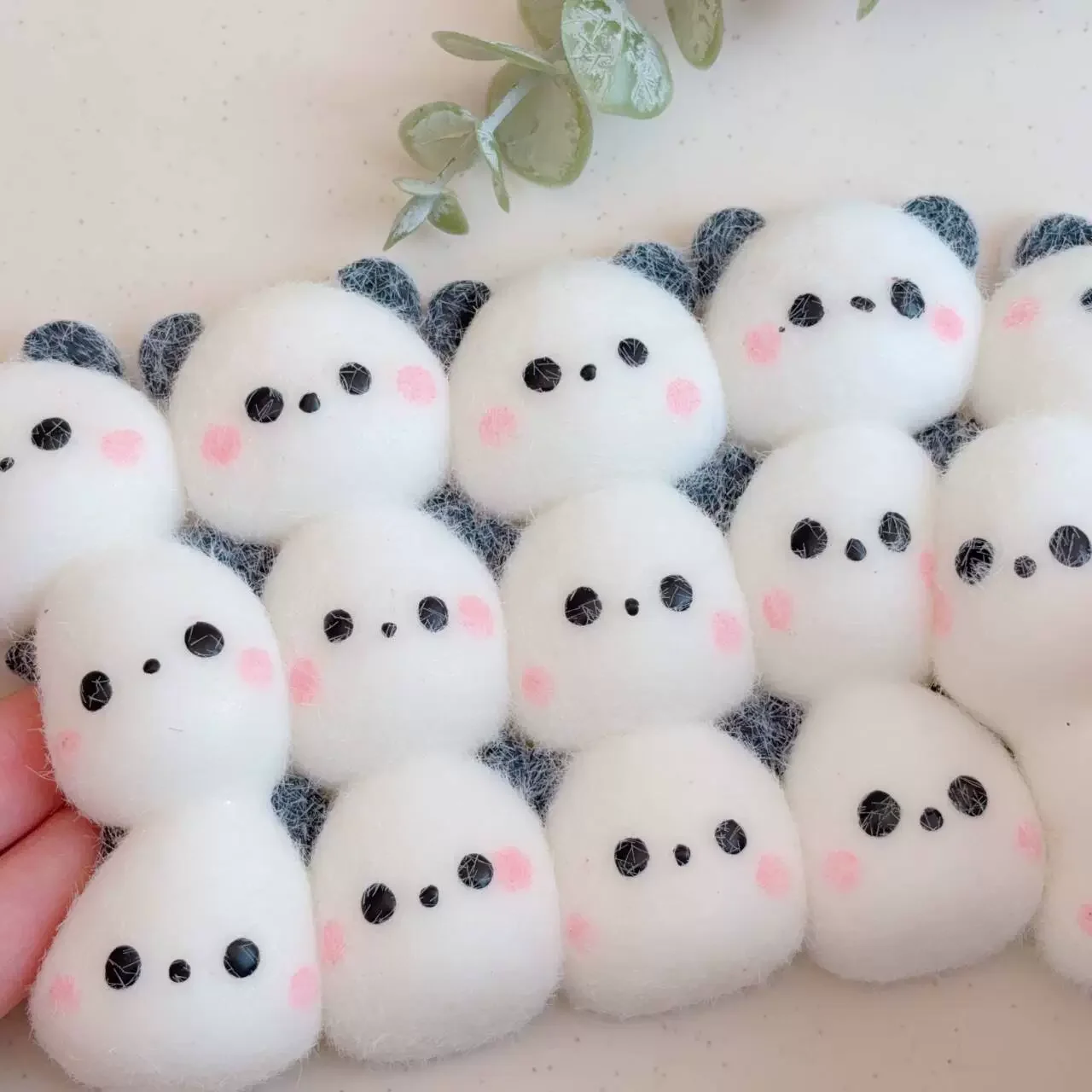 Süßes lustiges Panda-Plüsch-Quetschspielzeug, drei Mini-kleiner Panda, Squishy, Quetschen, Kneifen, Stofftiere, langsam, reduzieren Stress, Kinderspielzeug, Geschenke