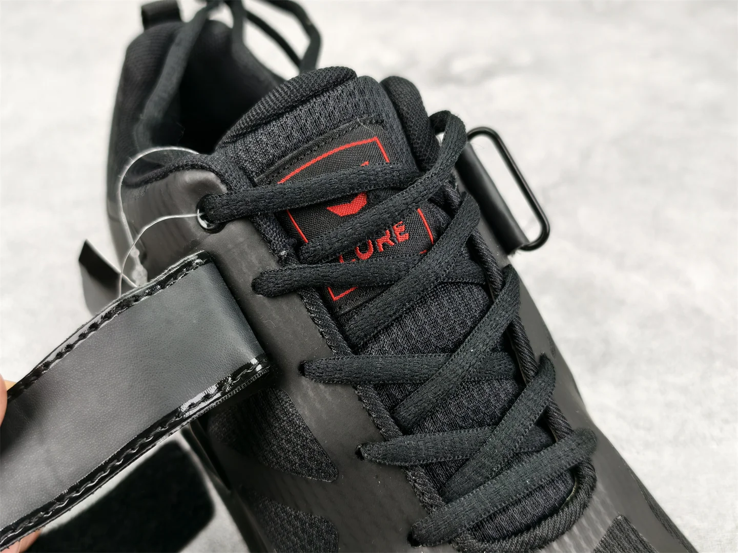 

Жаркое лето, дышащая профессиональная легкая спортивная обувь для тяжелой атлетики, нейтральная обувь для тяжелой атлетики, тренировочная обувь, очень хорошая