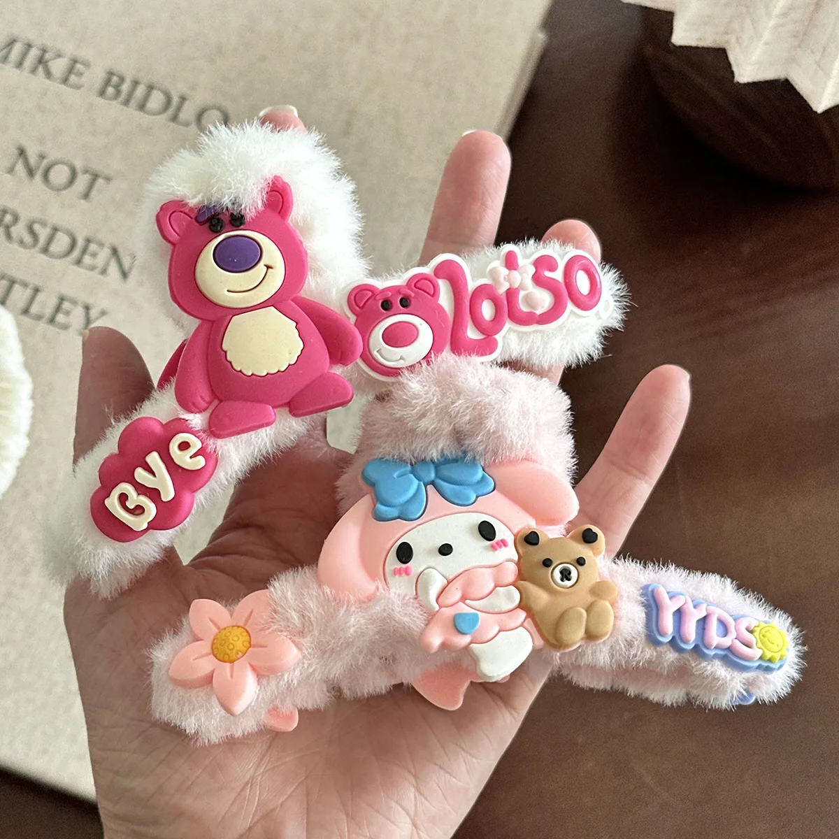 8Style  Fashion Women's Cartoon Sanrio Cinnamon Dog Hello Kitty Plush Hair Clip for Cute Hair Shark Clip Hair Accessories