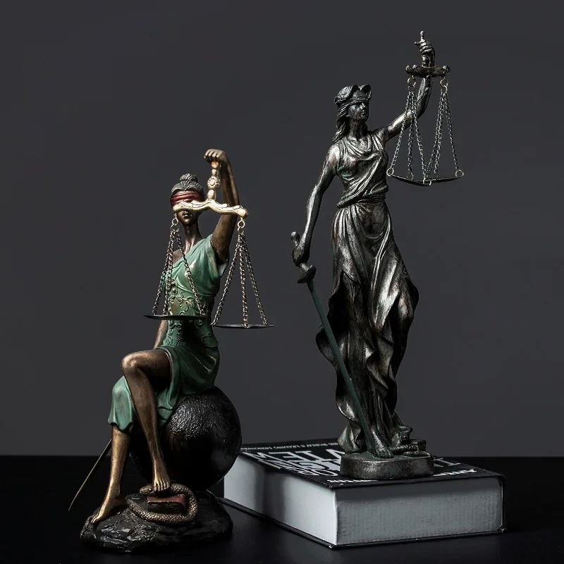 New Retro Goddess of Justice Statue, Lawyer's Office Decoration Gift, Home Living Room Sculpture, Desktop Decoration