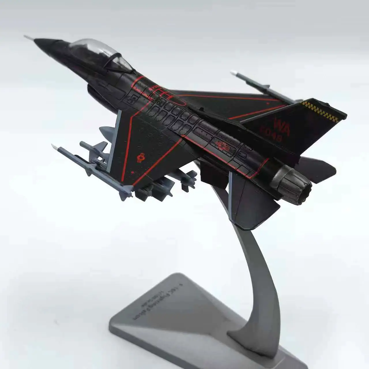 

Литой под давлением масштаб 1:100 AF1 US F16 Fighter Jet Performance, военная модель самолета из сплава, Коллекционная игрушка, подарок, сувенирный дисплей