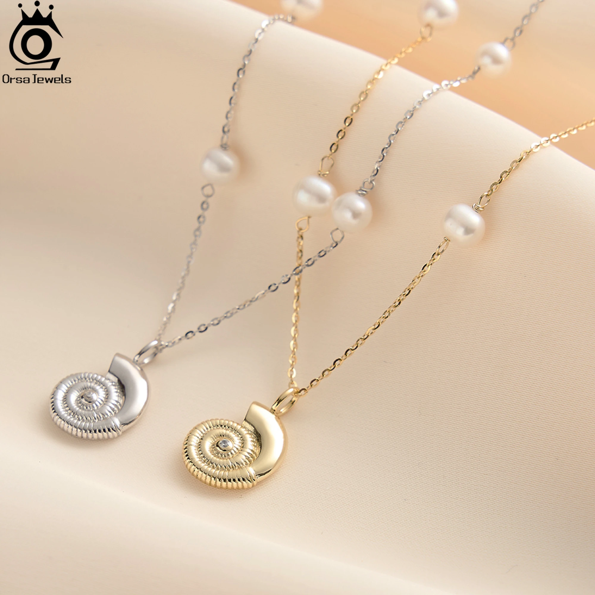 

ORSA JEWELS Ожерелье с подвеской из стерлингового серебра 925 пробы с текстурой ракушки и натуральным орнаментом из пресноводного жемчуга Oceanic Element Gift GPN86