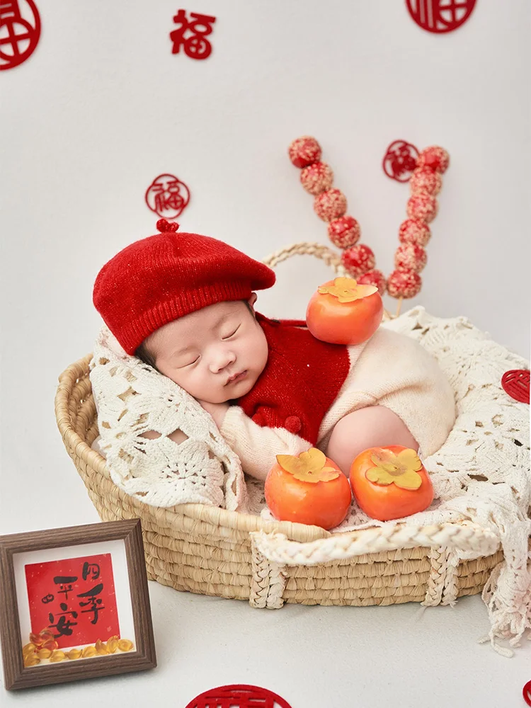 Kostum rajut bayi Tahun Baru, Jumpsuit rajut, kaus kaki baret, pakaian fotografi, Set karangan bunga Natal, mendukung foto bayi, alat peraga pengambilan foto