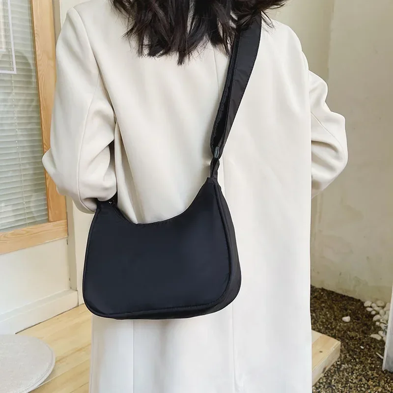 

Fashion Women Shoulder Bag Solid Color Crescent Underarm Bag for Ladies Nylon Simple Crossbody Handbags Totes for Traveling