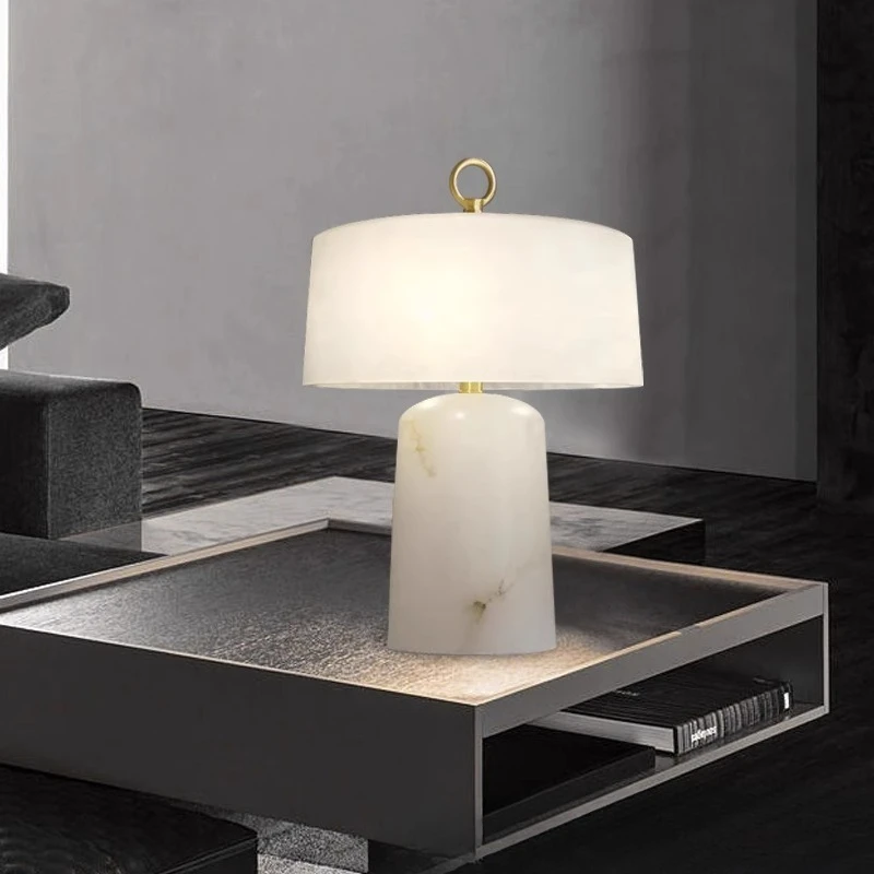 Lampada da tavolo di lusso per soggiorno, villa semplice e moderna dell'hotel, lampada da tavolo decorativa da comodino per studio in camera da letto