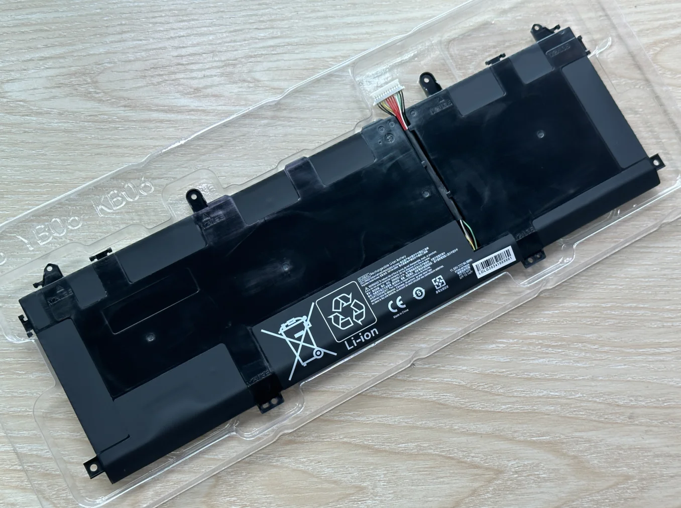 

SU06XL Battery For HP Spectre X360 15-DF000 DF0000NR DF1040NR DF0013DX DF0033DX DF0008CA HSTNN-DB8W L29184-00584.08WH