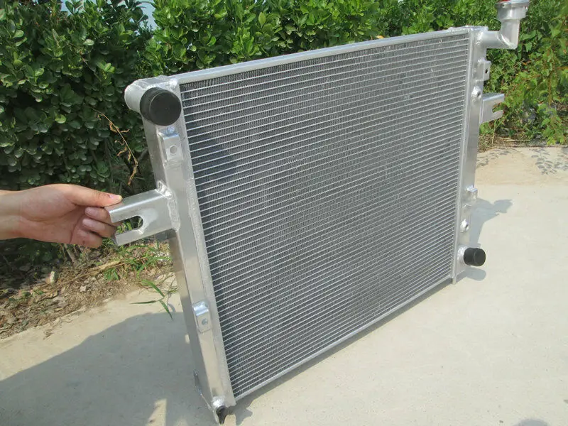 Aluminum radiator for JEEP GRAND CHEROKEE WJ/WG 4.7L V8 1999-2005 2000 2001 2002 2003 2004