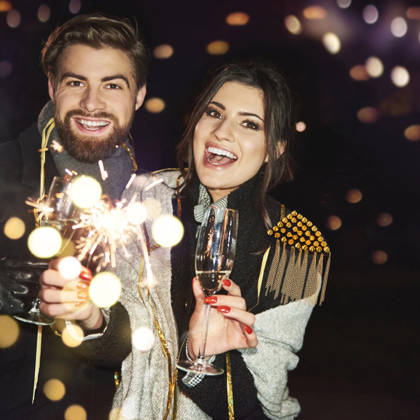 1Pcs Tassel Shoulder Badge Rivet Chain Epaulet Stylish Accessory for Performance Uniform Costume Rivet Shoulder Epaulet