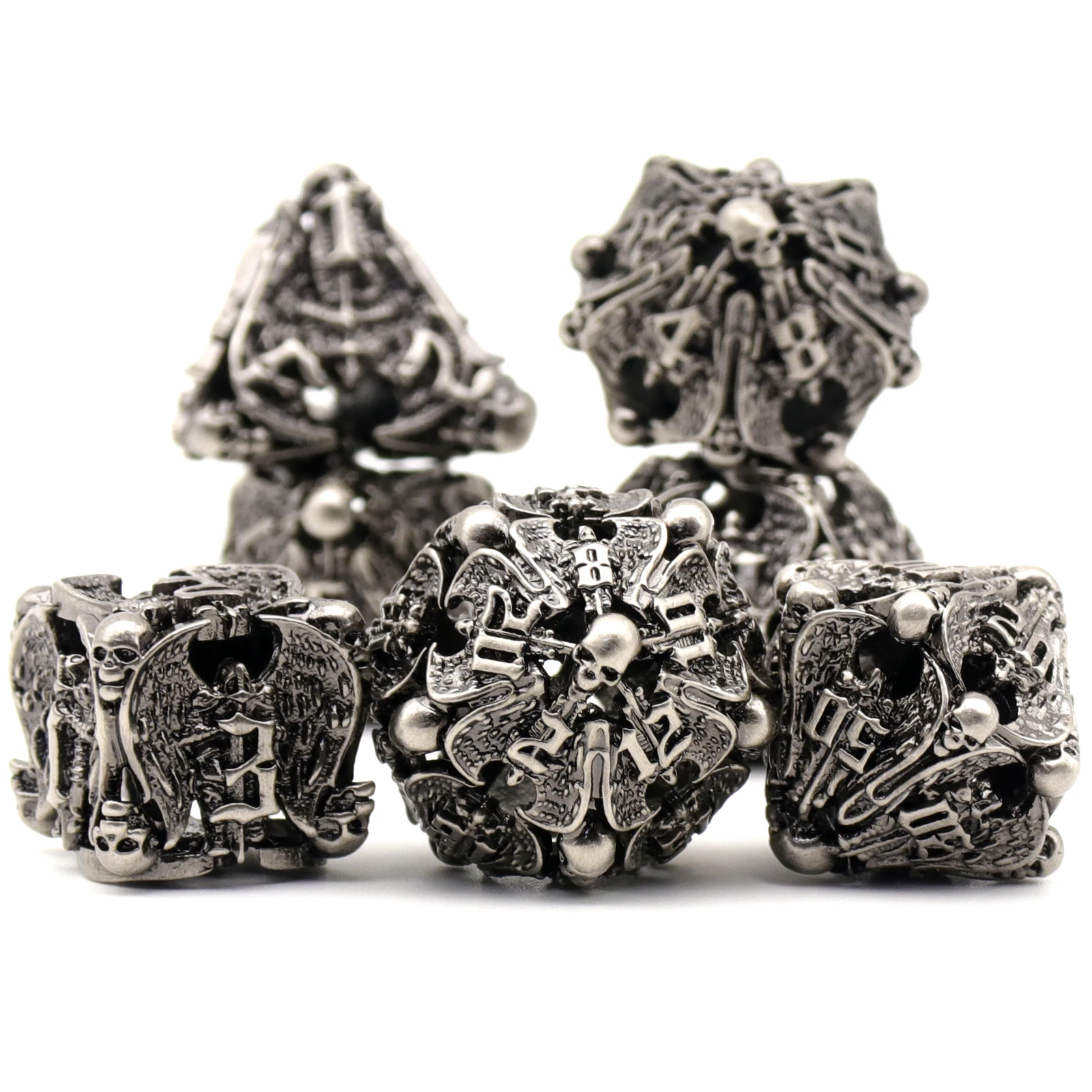 Hohles Metall-und Würfelset, zhoorqi 7-teiliges D & D-Würfelset für Rollenspiele, Pathfinder, Tischs piele (Silber)