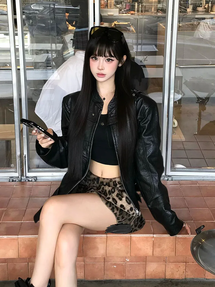 

2026 New mat Design Motorcycle Sle ort Bla Stand Collar PU Leather Jaet Cool Outerwear Top Women's Faion