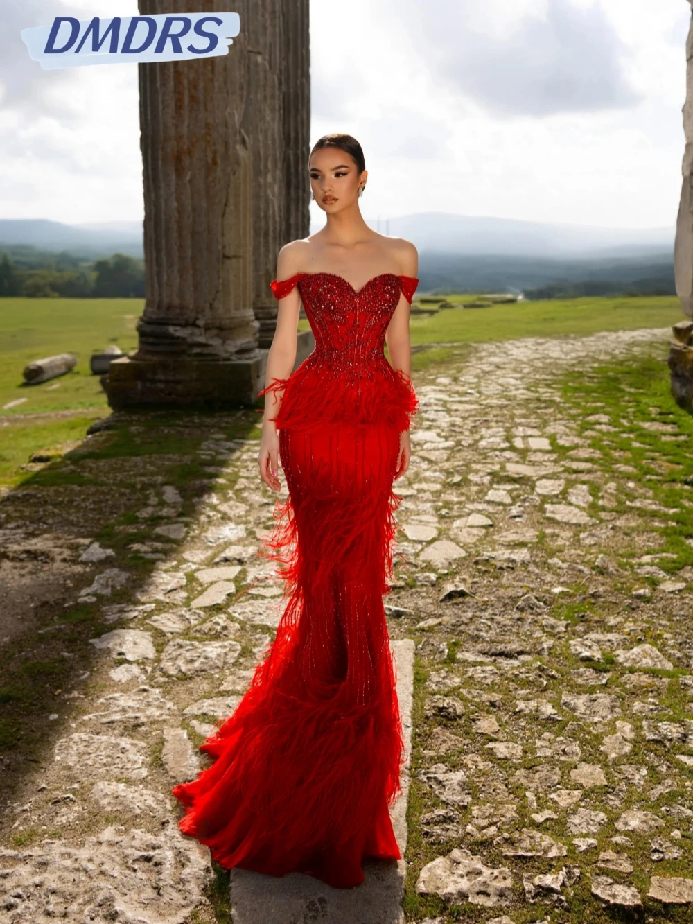 

Sparkling Red Beaded Long With Feathers Evening Dress Elegant Off Shoulder Wedding Party Gown Customized Mermaid Prom Dresses