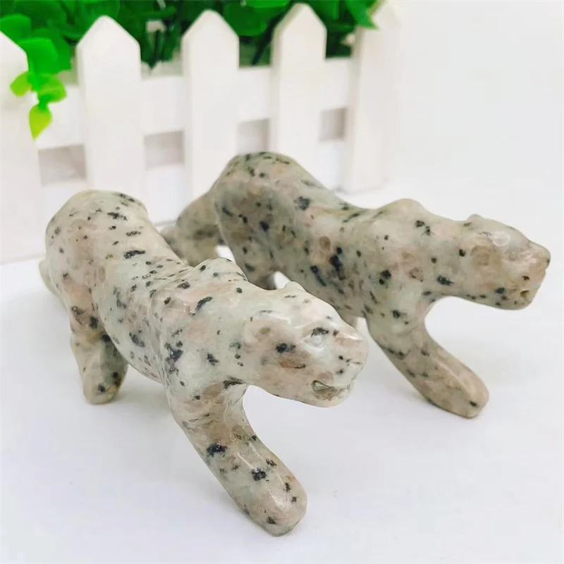 Natural Kiwi Stone Cheetah Panther Carving Healing Polished Gemstone Crafts For Home Decoration Holiday Gift 1pcs