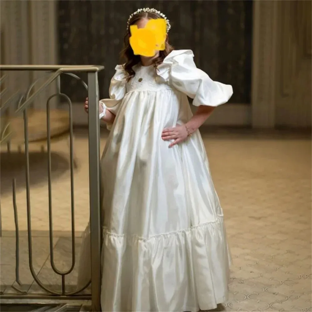 Abiti da ragazza di fiore a vita alta in raso di raso avorio con volant Adorabile sorella della sposa per la festa di compleanno del ballo di fine anno Costumi da principessa