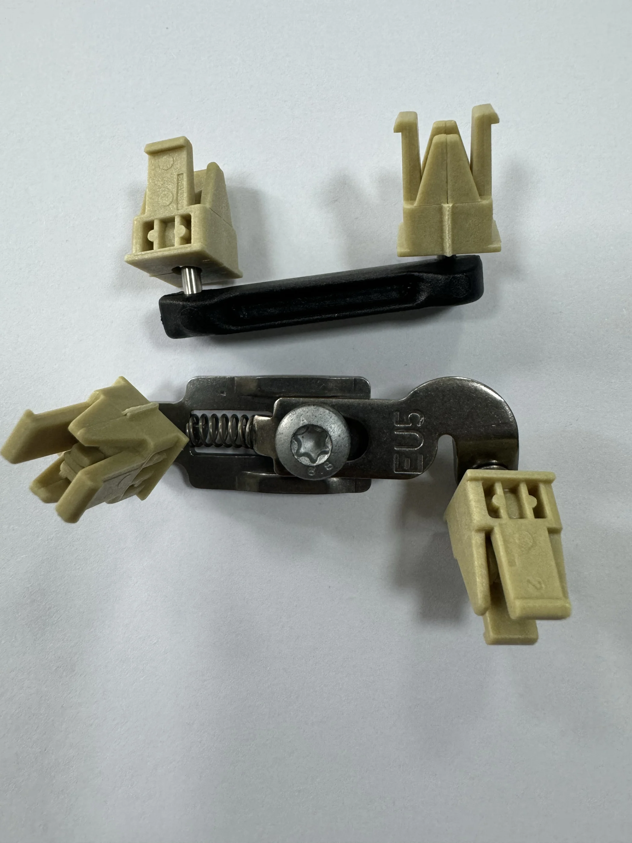 

for Mercedes-Benz W164W166 ML350ML400 GL450642 Intake branch servo motor buckle TS rod bracket A6421440035