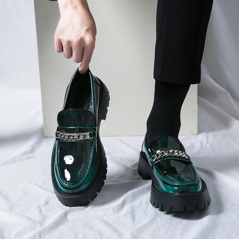 

New Men's Big-Head Leather Shoes Thick-Soled High-Rise Patent Leather Glossy Casual Thick-Heeled Loafer Hairstylist Trendy Shoes