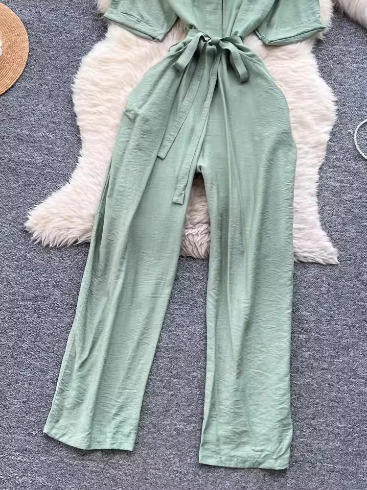 Letnie damskie kombinezony w kolorze zielonym/beżowym/burgundowo-czerwonym Elegancki damski kombinezon z krótkim rękawem i dekoltem w szpic z wysokim stanem i szerokimi nogawkami na wakacje na plaży Nowość