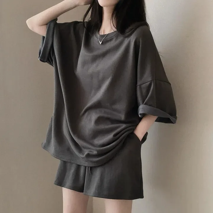 

Женский комплект спортивной одежды из двух предметов, лето 2029, новый топ с круглым вырезом и короткими рукавами + шорты, женская свободная повседневная одежда