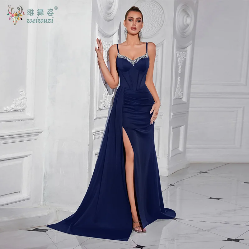 Schwerindustriefarbenes, mit Perlen besetztes Diamant-Abendkleid mit eleganten, dünnen Schulterträgern und schmal geschnittenen Abendkleidern mit Schlitz