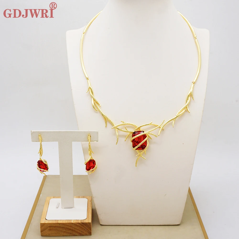 

Dubai Women Latest Golden Color Jewelry Sets Necklace Clips Earrings Ring Bracelet Pendant African Bridal Wedding Jewellry Set