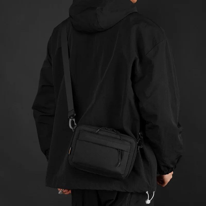 Men's waterproof nylon cloth shoulder bag leisure commuting light oblique span large capacity shoulder bag