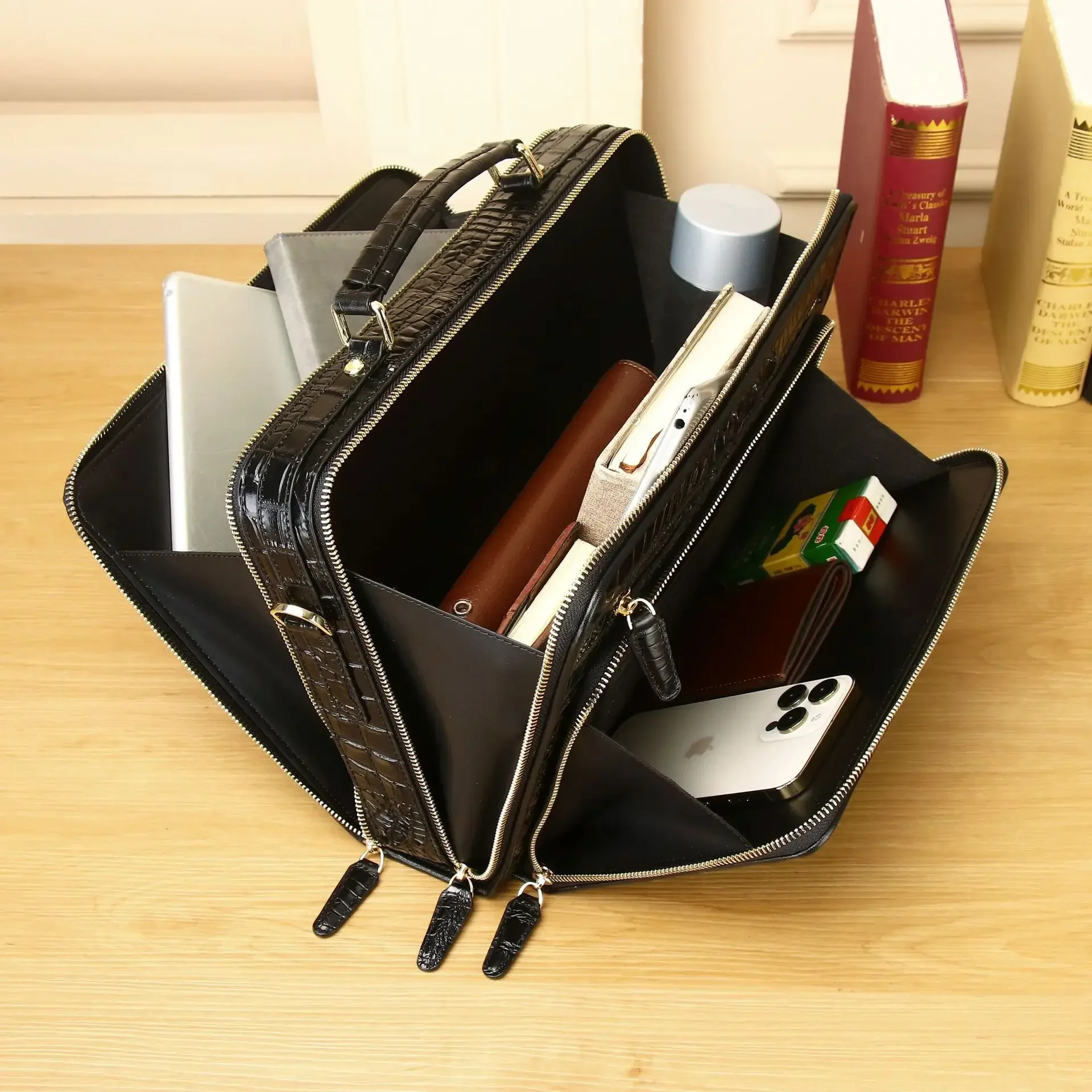 Tas Kantor Pria Bisnis Kulit Asli Sapi Pola Buaya Tas Bahu Pria Tas Komputer Laptop Messenger Pria WT120