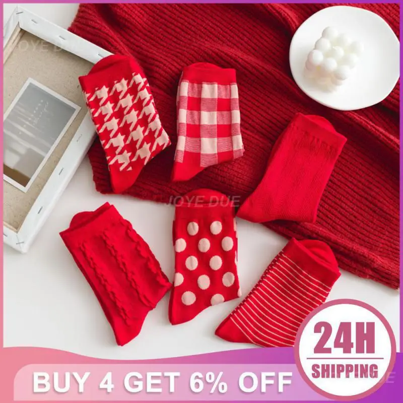 2020 New Women\'s Socks Plaid Striped Socks Autumn And Winter Comfortable Harajuku red Color Retro Long Socks Ladies