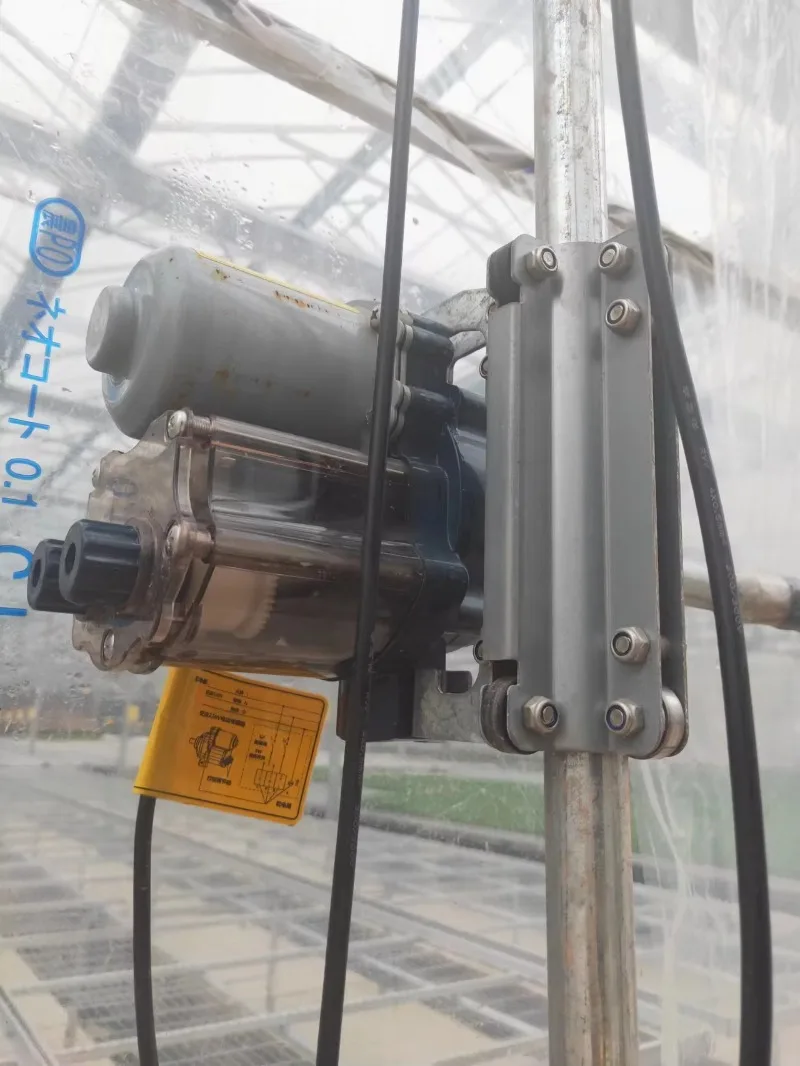 มอเตอร์ไฟฟ้า AC220V สำหรับระบบระบายอากาศในโรงเรือนพลาสติกแบบม้วนเก็บได้