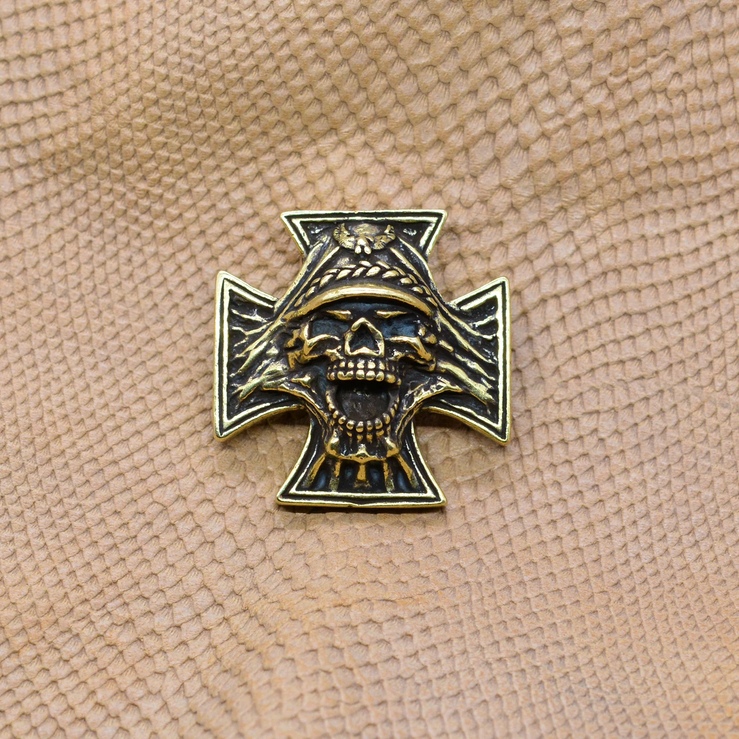 retro brass Maltese cross demon soldier Skull head Screw lock Concho rivet belt craft Decor Belt Saddle Blanket Hats Wallet bag