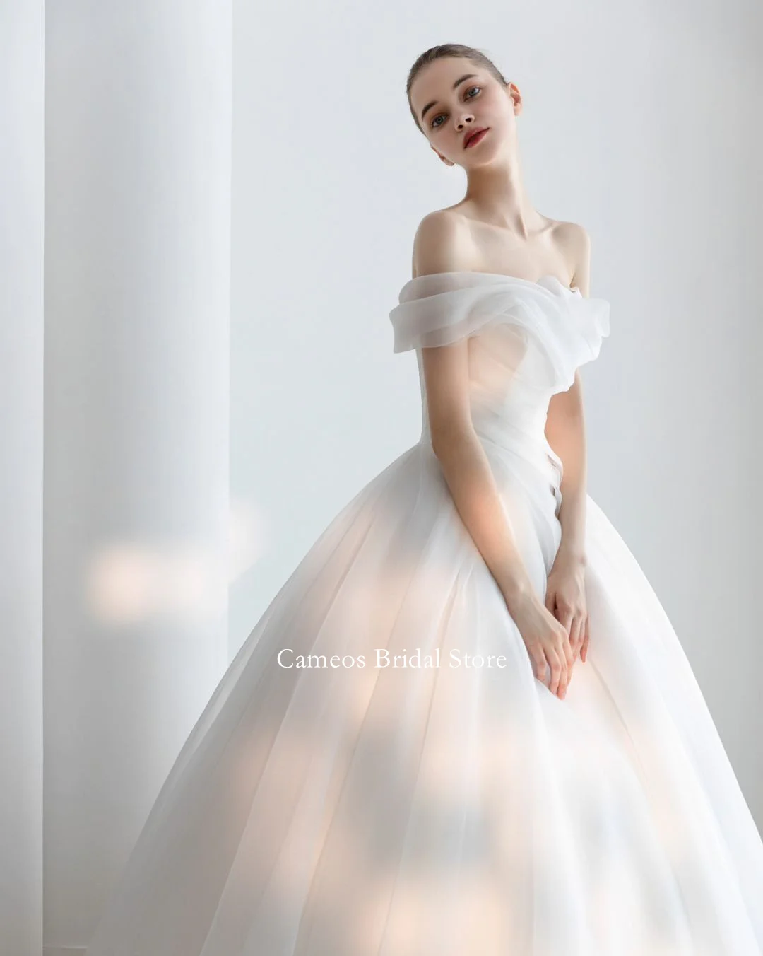 SONDR Corea Puffy Abito da sposa Personalizzato Organza Classico Abito da sposa Senza spalline Monospalla 40.SQL Abito da sposa da sposa