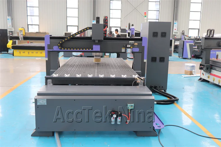 AccTek 1530 1325 2040 木材 MDF アクリル彫刻と切断 Atc CNC ルーター、サーボモーター付き