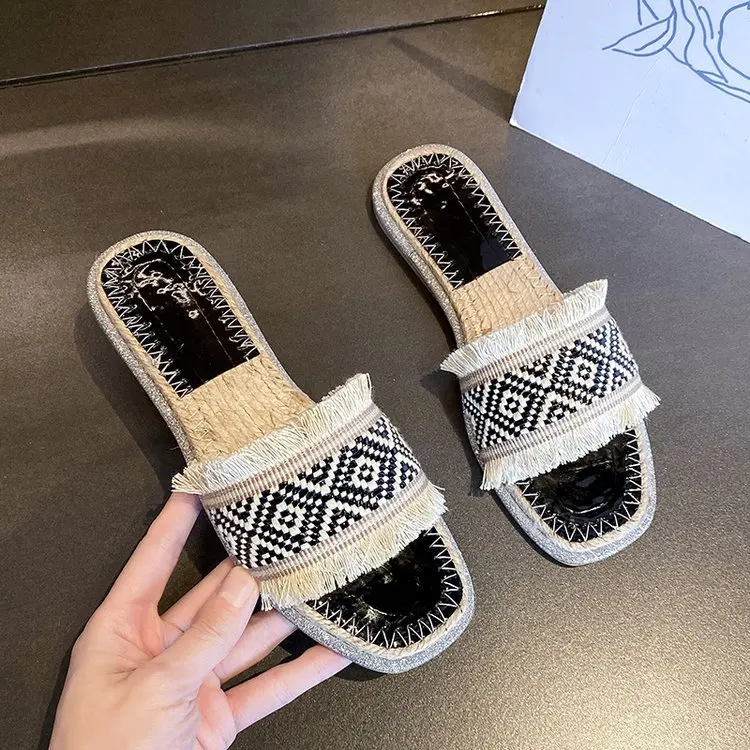 Straw Woven Slippers for Women in Summer Outwear Fashion for Summer Outgoing Flatsole Slippers for Leisure High-end