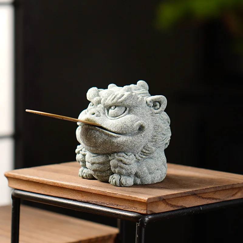 

Creative Cute Lucky Small Golden Toad Tea Ornaments Tea Pet Ornaments Green Sand Stone Crafts Fish Tank Landscape Table Decorati