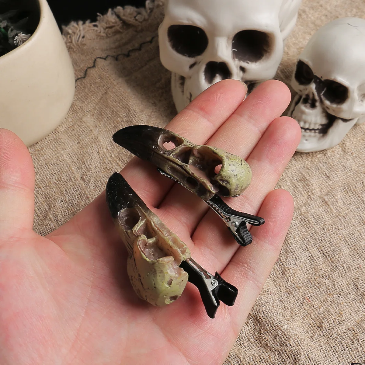 2048 Gothic Resin Raven Skull Hair Clip Duck Clip Halloween Party Costume Accessories Dark Jewelry Decorations Witchy Style