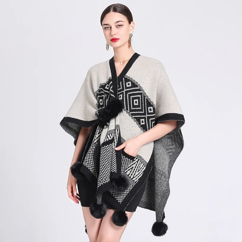 Imagem -06 - Fur Ball Poncho Manto para Mulheres Manto Grosso Streetwear Impresso Pompon Feminino Criss Cross Punch Hole Solto Batwing Cappa Cores Outono