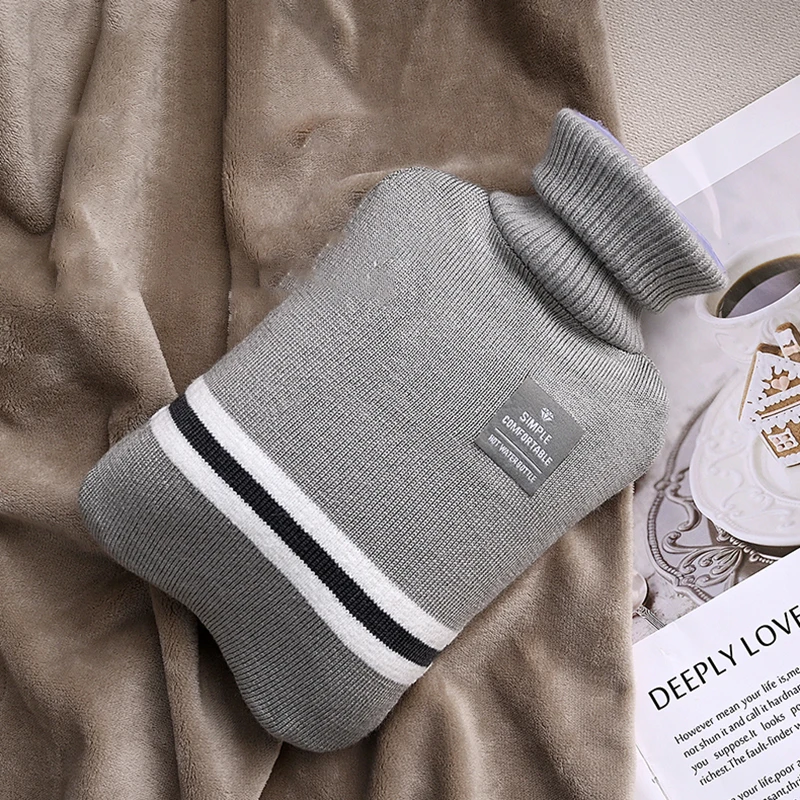 

1/2L Hot Water Bottle with Knitted Cover Large Capacity Hot Water Bag for Female Warm Belly Hands Inject Water Hot Water Bag