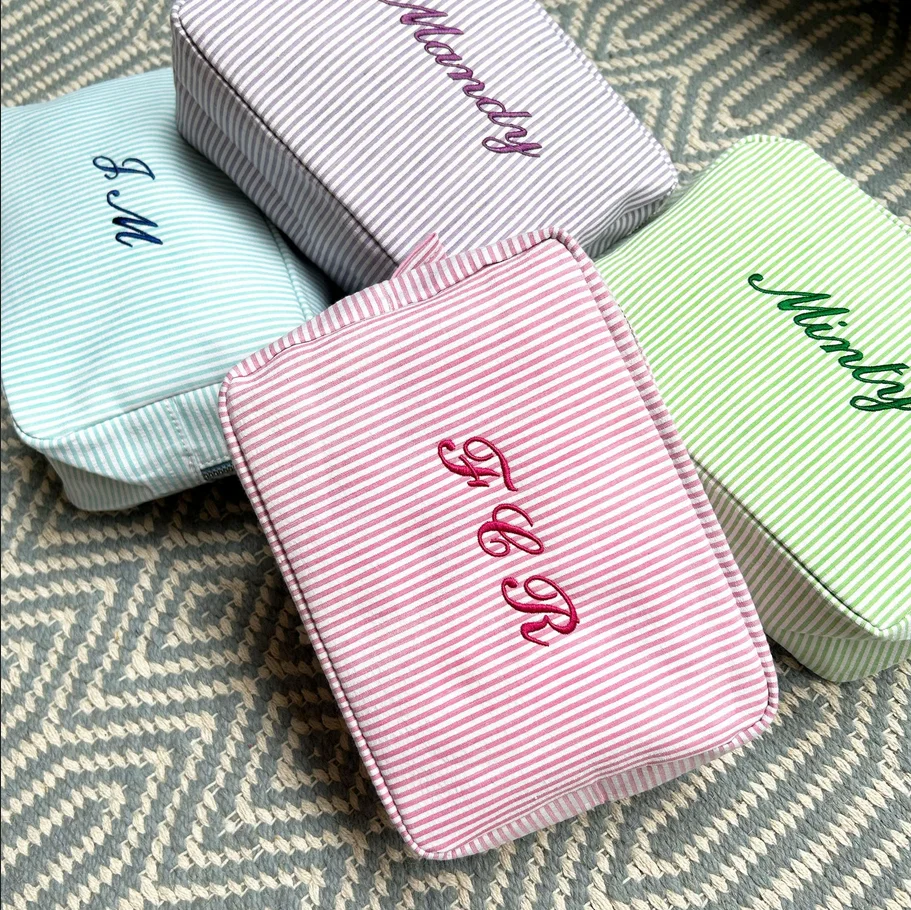 Bolsa de maquillaje Seersucker personalizada, bolsas de cosméticos, regalos de dama de honor, regalos de fiesta nupcial, organizador de maquillaje, regalos de despedida de soltera