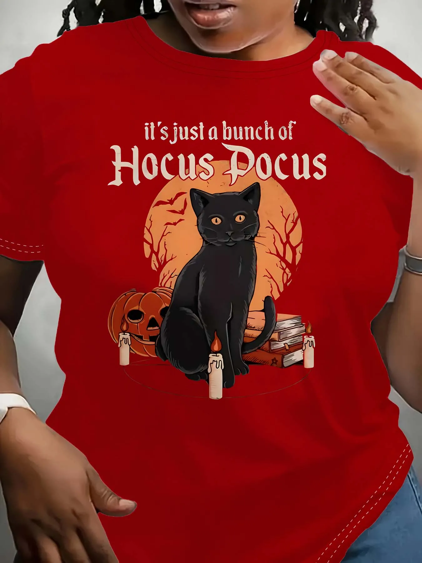 

Стильная одежда больших размеров в стиле мистического фокуса-покуса в стиле черного кота и жутких элементов