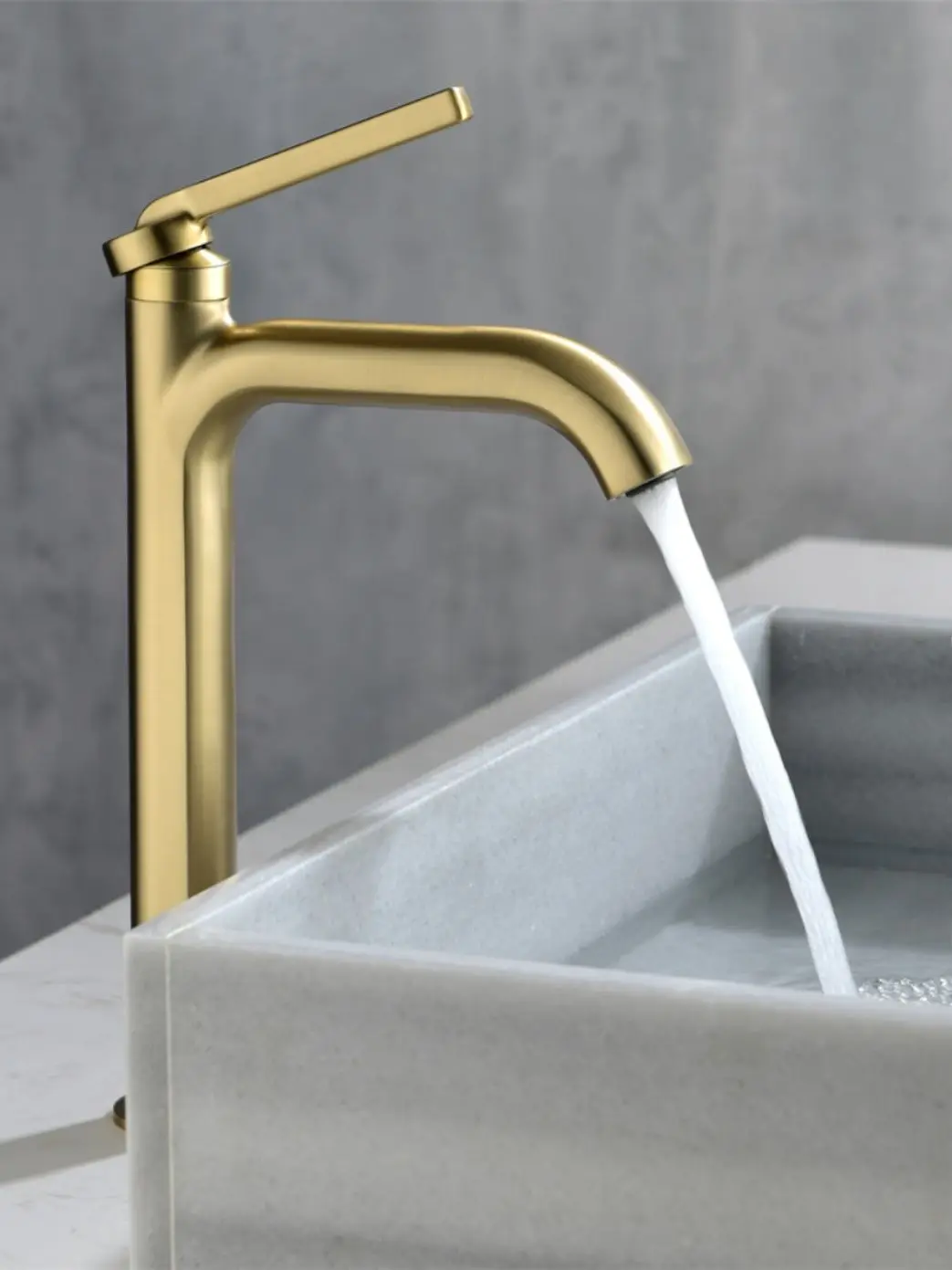 

High-end full copper brushed bathroom hot and cold basin sink tall faucet