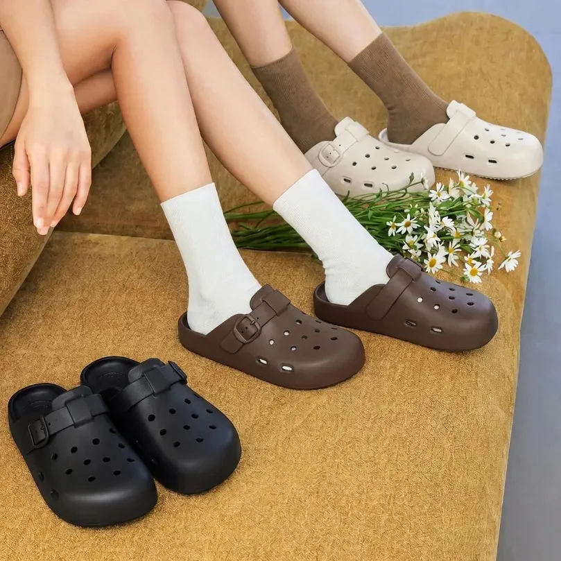 House Slippers Woman Cloud Slides Outdoor Hollow Out Summer Sandal Ladies Home Shoe Flat Female Flip Flop Clapper Beach Bathroom