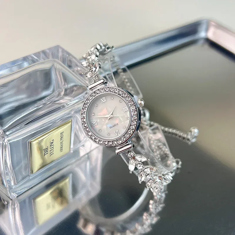 Reloj de pulsera de moda para mujer, reloj de pulsera de cuarzo con esfera pequeña, reloj de ocio Popular, reloj elegante para mujer