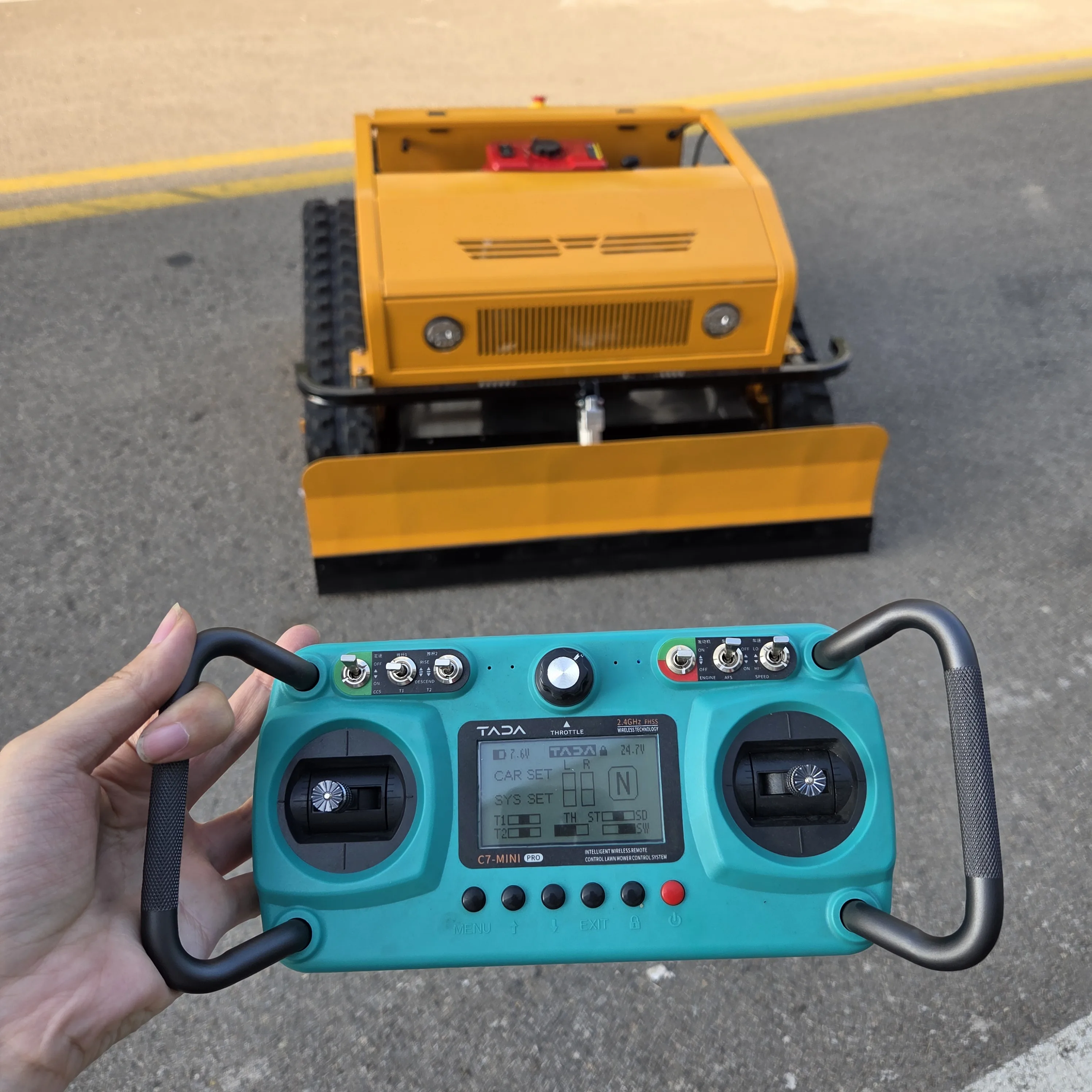 المهنية الصف صفر بدوره جزازة العشب التحكم عن بعد أربعة السكتة الدماغية جزازة العشب المحمولة 3800 متر مربع كفاءة العمل في الهواء الطلق