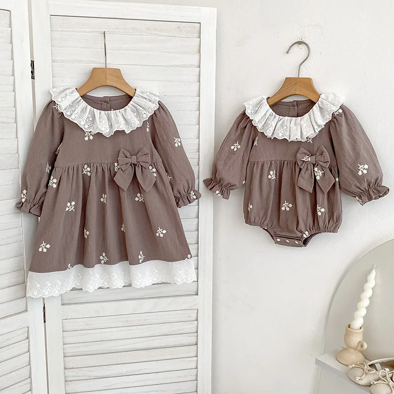 

Korean Style Baby Girls Ruffle Neck Romper Long Sleeve Romper with Embroidery Floral Print Matching Sister Infant Causal Outfit