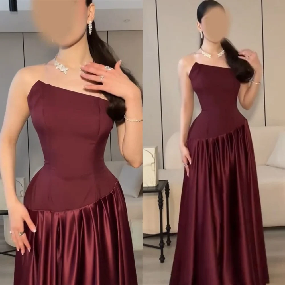 

Customized Classic Burgundy Satin Evening Dresses Fashion Strapless Sleeveless Homecoming Dresses Exquisite Vestido De Festa