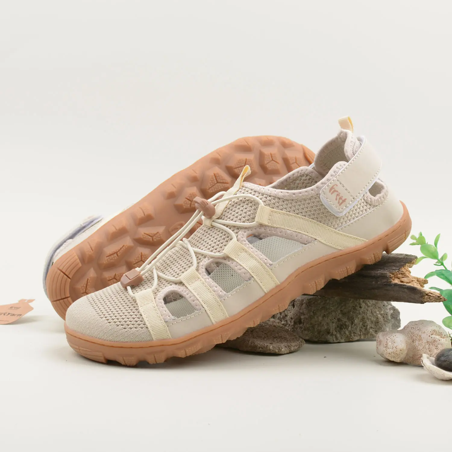

Summer hot sale neutral outdoor wear mountaineering hiking shoes mountaineering travel shoes men's sports shoes very good