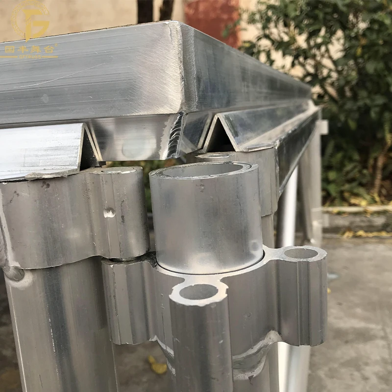 Plataforma Modular de Palco em Liga de Alumínio GF-TRUSS 1,22x1,22m Estrutura Quadrada/Retangular Opções de Cores Vermelha/Preta Instalação Rápida