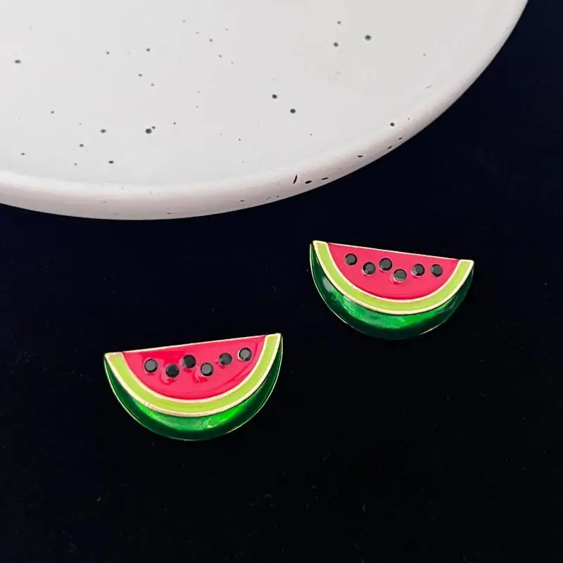 1Pcs Cute Enamel Watermelon Brooch With Rhinestone Seed Details Gold Trim Perfect For Summer Outfits Daily Wear