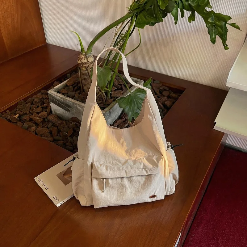 

Nylon Shoulder Bag Multi-pocket Design Fashion Casual Versatile Portable Tote Bag Lightweight Handbag