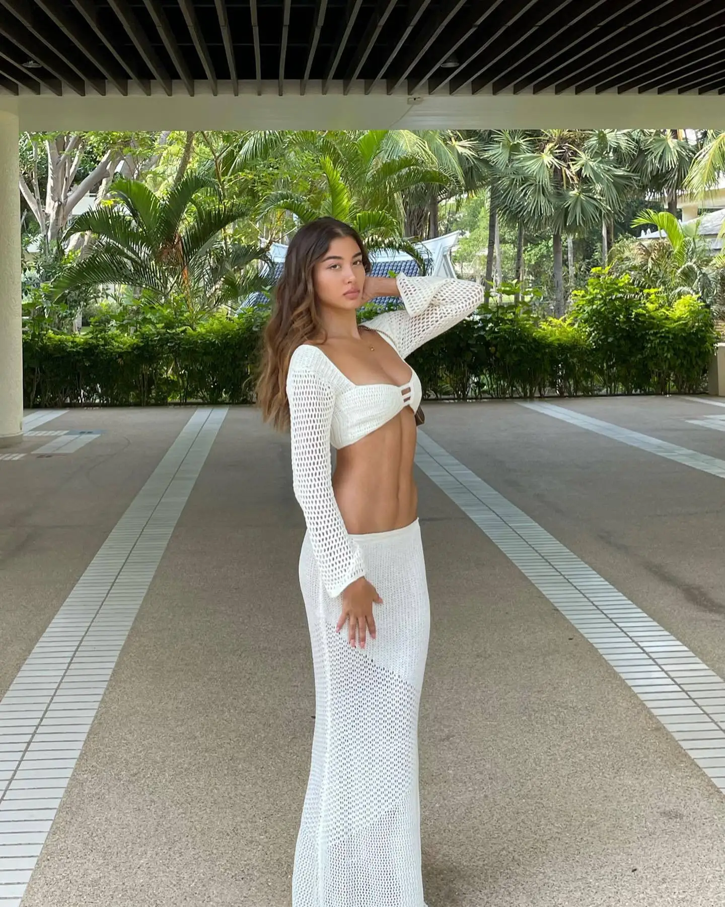 

Summer Hollow Out Knitted Two Piece Set Women Long Sleeve Backless Crop Tops Slim Fit Maxi Skirt Suits Beach Holiday Sexy Sets